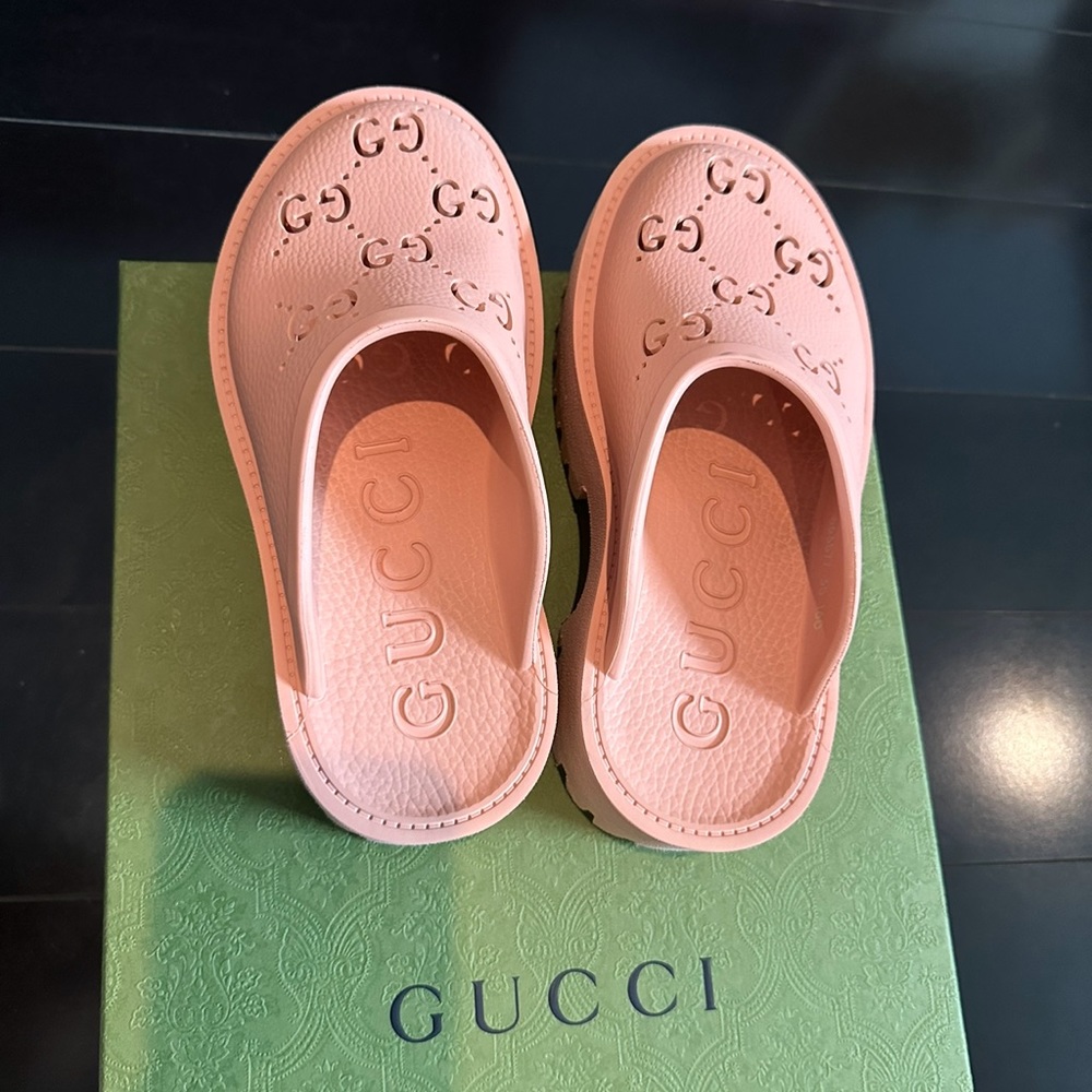 WOMEN'S PLATFORM PERFORATED G SANDAL